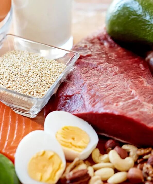Diéta pre gastritídu Tabuľka 4 zahŕňa použitie vajec a chudého mäsa